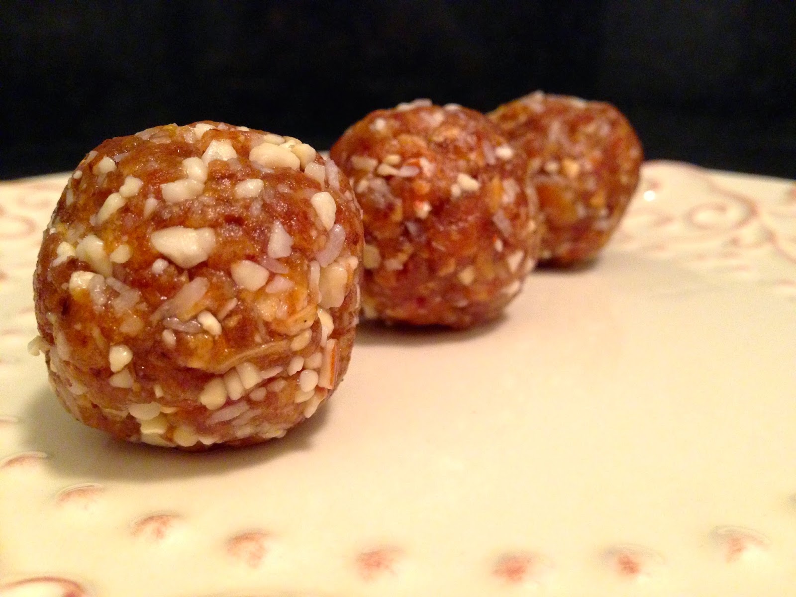 Pina Colada Cookies by BeautyBeyondBones #edrecovery #glutenfree #vegan #paleo #dessert #food #healthyfood