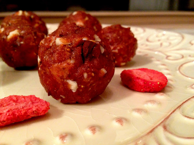 Peanut Butter and Jelly Bites PB&J by BeautyBeyondBones #glutenfree #grainfree #vegan #food #dessert #healthy #paleo #whole30 #specificcarbohydratediet