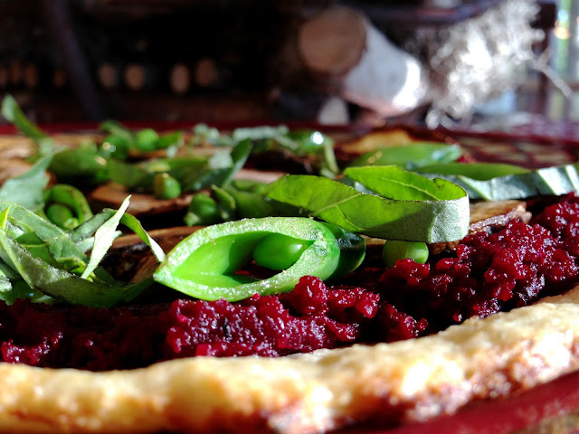 Beet & Mushroom Flatbread #beautybeyondbones #edrecovery #glutenfree #vegan #paleo #food #summer