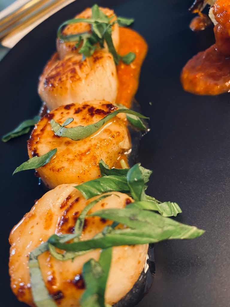 Pan Seared Scallops with Spice Tomato Sauce by BeautyBeyondBones #food #recipe #dinner #seafood #keto #glutenfree #paleo #dairyfree #healthyfood #edrecovery #yum