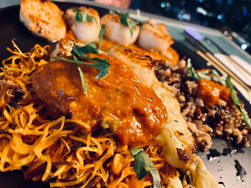 Pan Seared Scallops with Spice Tomato Sauce by BeautyBeyondBones #food #recipe #dinner #seafood #keto #glutenfree #paleo #dairyfree #healthyfood #edrecovery #yum