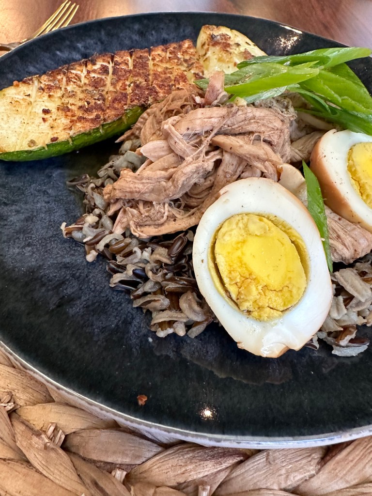 A healthy and delicious recipe for tradtional Filipino Pork Adobo! Why knew it could be so easy to make this flavor-packed dish! #cooking #food #filipino #adobo #keto #glutenfree #paleo #healthyfood #asianfood #yum
