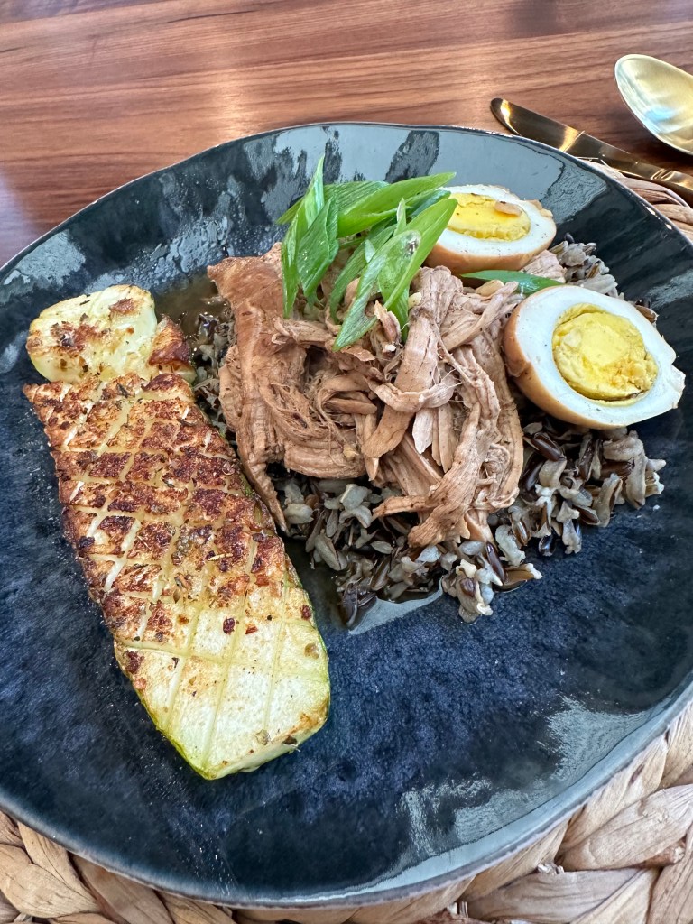 A healthy and delicious recipe for tradtional Filipino Pork Adobo! Why knew it could be so easy to make this flavor-packed dish! #cooking #food #filipino #adobo #keto #glutenfree #paleo #healthyfood #asianfood #yum