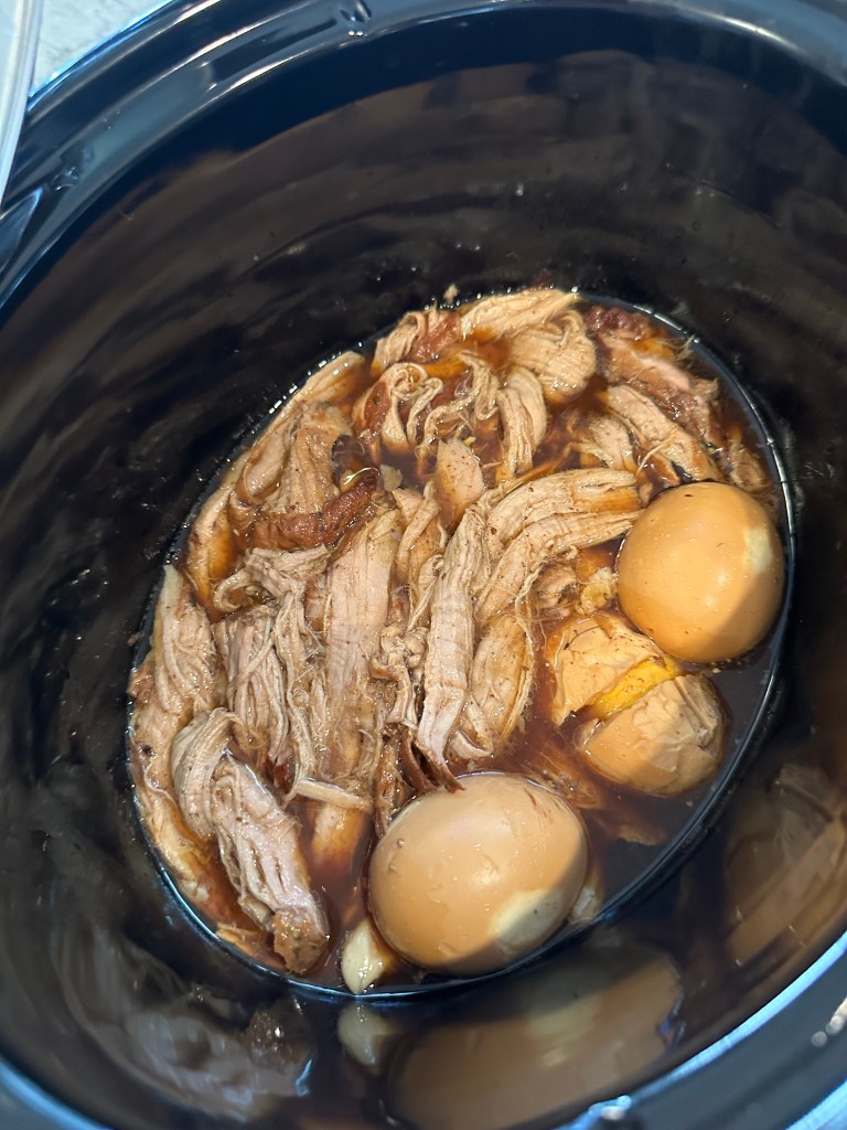 A healthy and delicious recipe for tradtional Filipino Pork Adobo! Why knew it could be so easy to make this flavor-packed dish! #cooking #food #filipino #adobo #keto #glutenfree #paleo #healthyfood #asianfood #yum