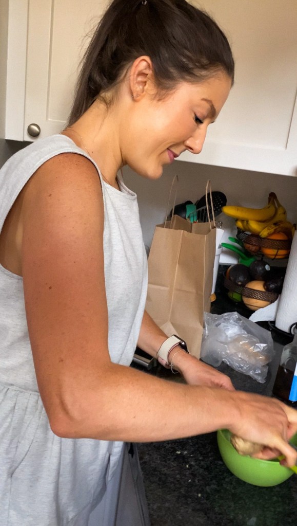 A healthy and outrageously delicious Ginger Garlic Ahi Tuna! Marinated in a delicious sauce of thai-flavors, this dish melts in your mouth! Packed with protein and ZERO CARBS, this quick and easy recipe will be your new favorite keto dinner! #keto #paleo #glutenfree #lowcarb #healthy #edrecovery #anorexia #dinner #recipe #healthyfood 