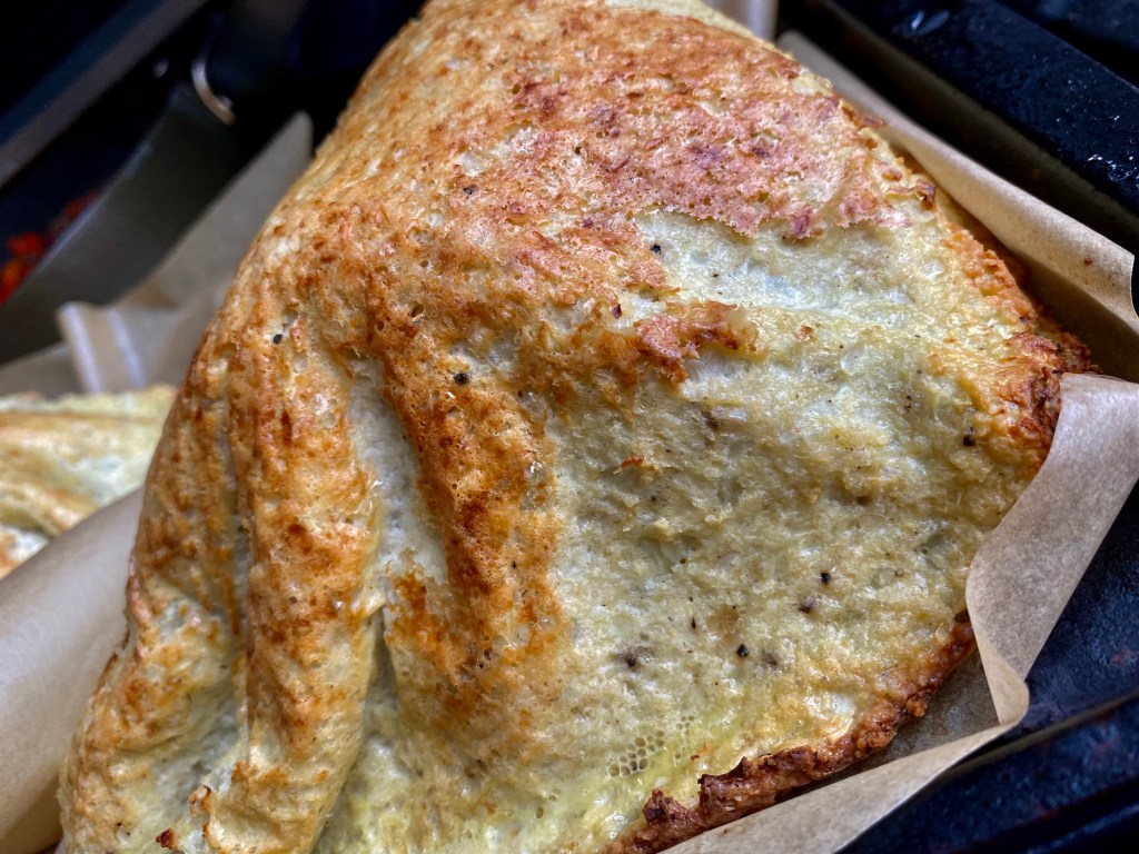 Fajitas just went KETO with my grain free tortillas! This healthy and delicious meal is dang impressive, and PACKED WITH PROTEIN! And a secret ingredient: cauliflower! Make these today! #food #keto #lowcarb #paleo #glutenfree #grainfree #healthyfood #edrecovery #recipe #dinner 