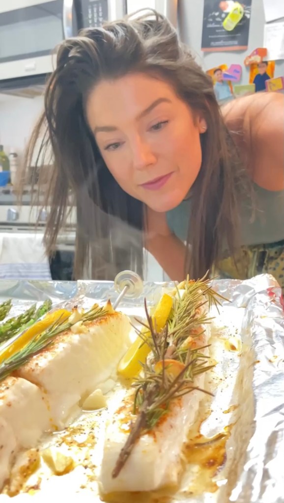 A healthy and delicious KETO dinner! Amazing fried rice made from CAULIFLOWER! It may be low carb, but this meal is high flavor! Bursting with meaty shrimp and juicy pineapple, this quick and easy meal will become a family favorite! #keto #food #paleo #glutenfree #grainfree #shrimp #edrecovery #friedrice #recipe #yum