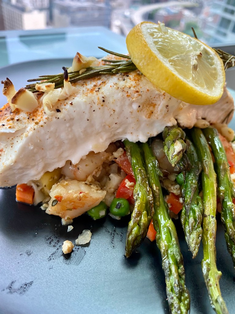 A healthy and delicious KETO dinner! Amazing fried rice made from CAULIFLOWER! It may be low carb, but this meal is high flavor! Bursting with meaty shrimp and juicy pineapple, this quick and easy meal will become a family favorite! #keto #food #paleo #glutenfree #grainfree #shrimp #edrecovery #friedrice #recipe #yum