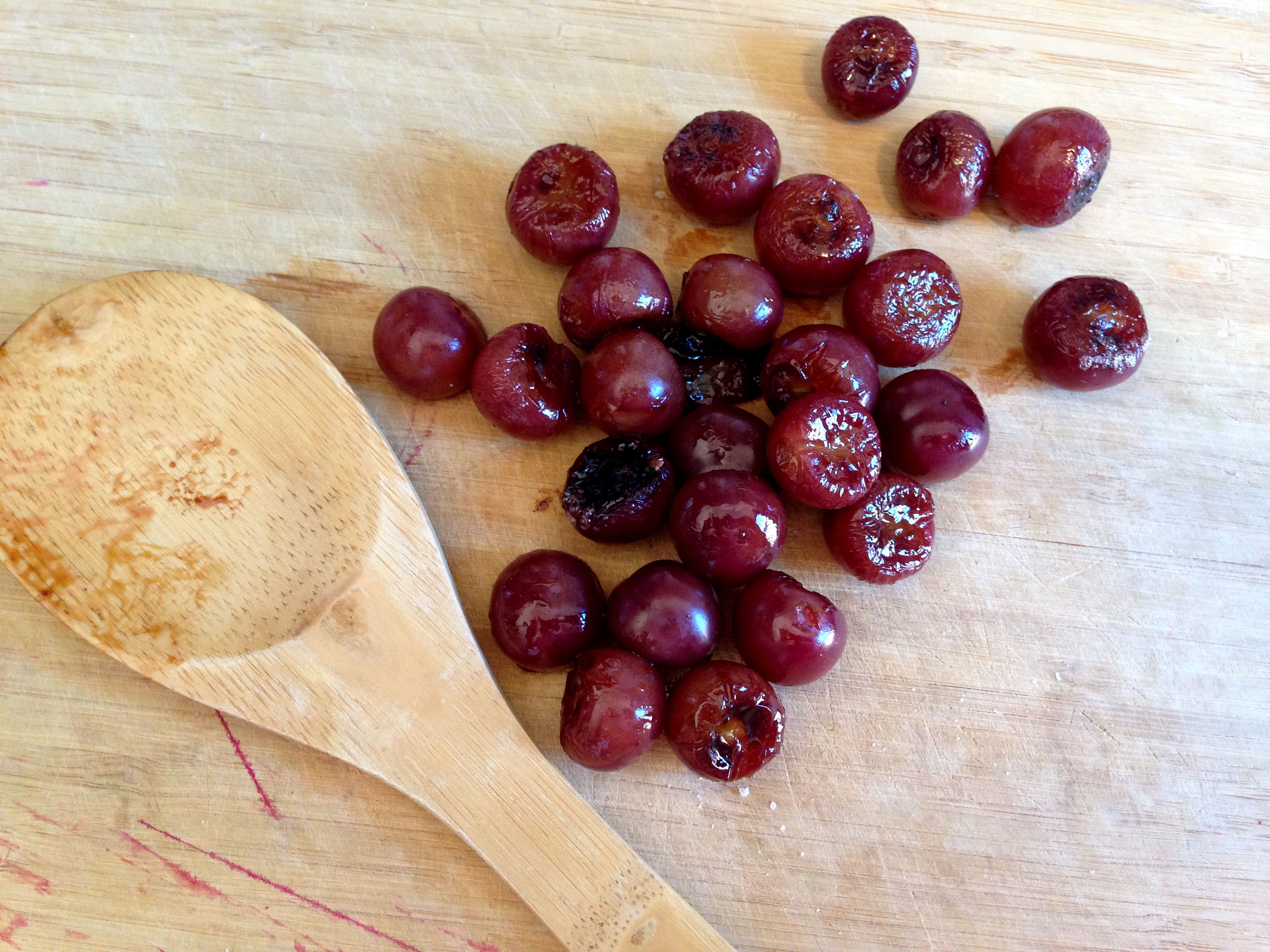 Oven Roasted Grapes by BeautyBeyondBones #glutenfree #vegan #paleo #specificcarbohydtratediet #edrecovery #food #vegetarian #dairyfree 