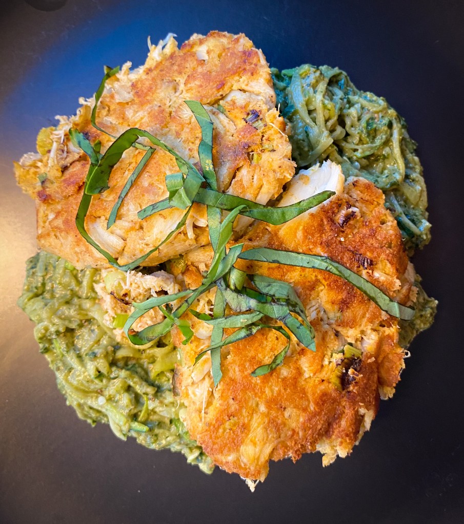 THE MOST AMAZING DINNER! Keto Crab Cakes! Made with almond flour and jumbo lump crab meat, these healthy and DELICIOUS crab cakes will become a new family favorite! #glutenfree #paleo #keto #lowcarb #crab #summer #food #recipe #healthyfood #cooking 