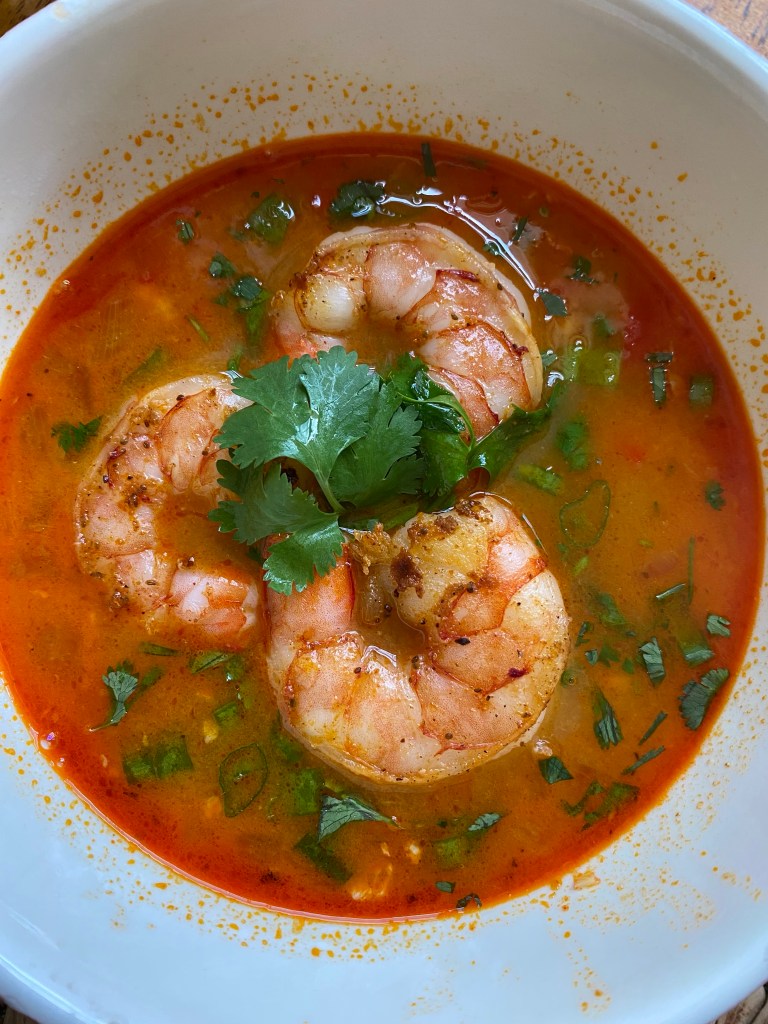 A healthy and delicious KETO soup! Thai Chicken Curry Soup! Made with nutritious ingredients and hearty rotisserie chicken, you can whip up this fast and easy lunch or dinner in no time! #cooking #recipe #food #fitness #keto 