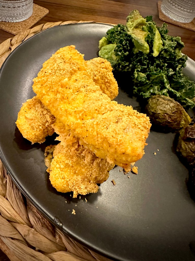 Keto Fish & Chips?! YES!!! This meal is so outrageously delicious — and packed with protein…. Because it uses ALMOND FLOUR! Make this tonight! #food #Lent #Glutenfree #lowcarb #keto #Specificcarbohydratediet #dinner #yum #cooking #fish