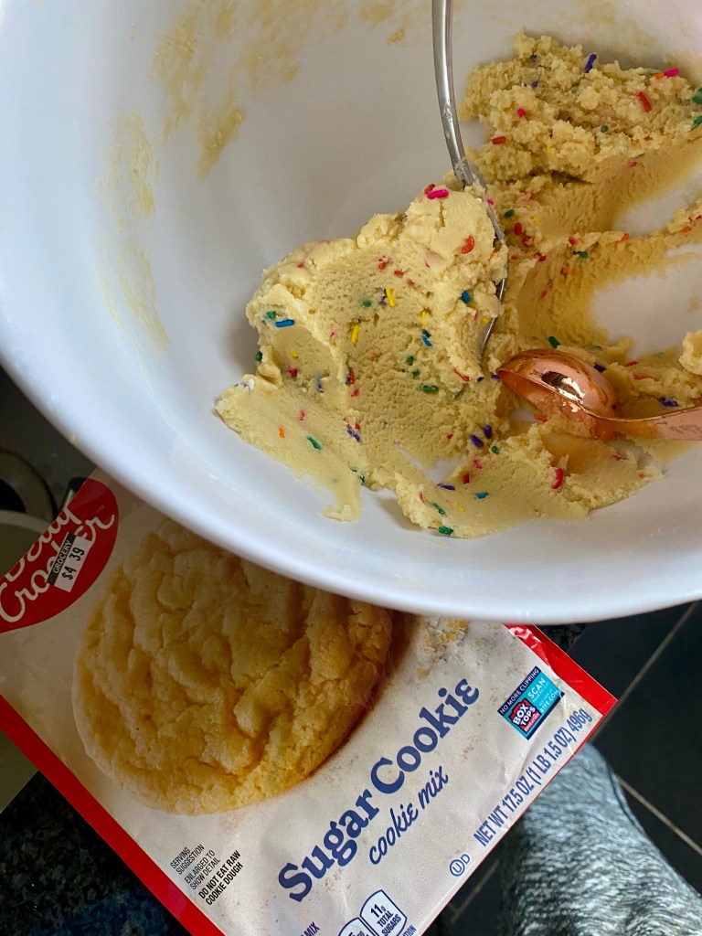 Easy Funfetti Cookies you can whip up in under an hour! Why? STORE BOUGHT #COOKIE DOUGH! Perhaps it's cheating, but hey -- you can't knock the results! #baking #cookies #dessert #food #edrecovery #family #treats #yum 