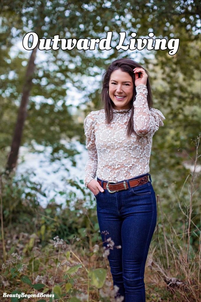 Stress and the holidays go hand in hand. How to NOT feel overwhelmed, is as easy as asking yourself a very simple question. What it is, may surprise you. #thanksgiving #holidays #christmas #fall #catholic #life #christianity #faith #jesus #god 