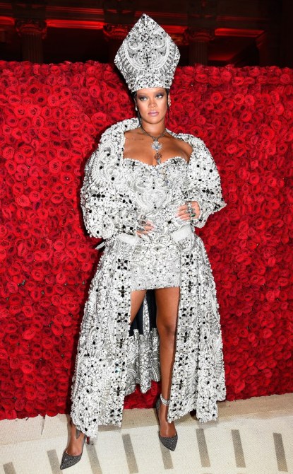 Syme-Met-Gala-Rihanna