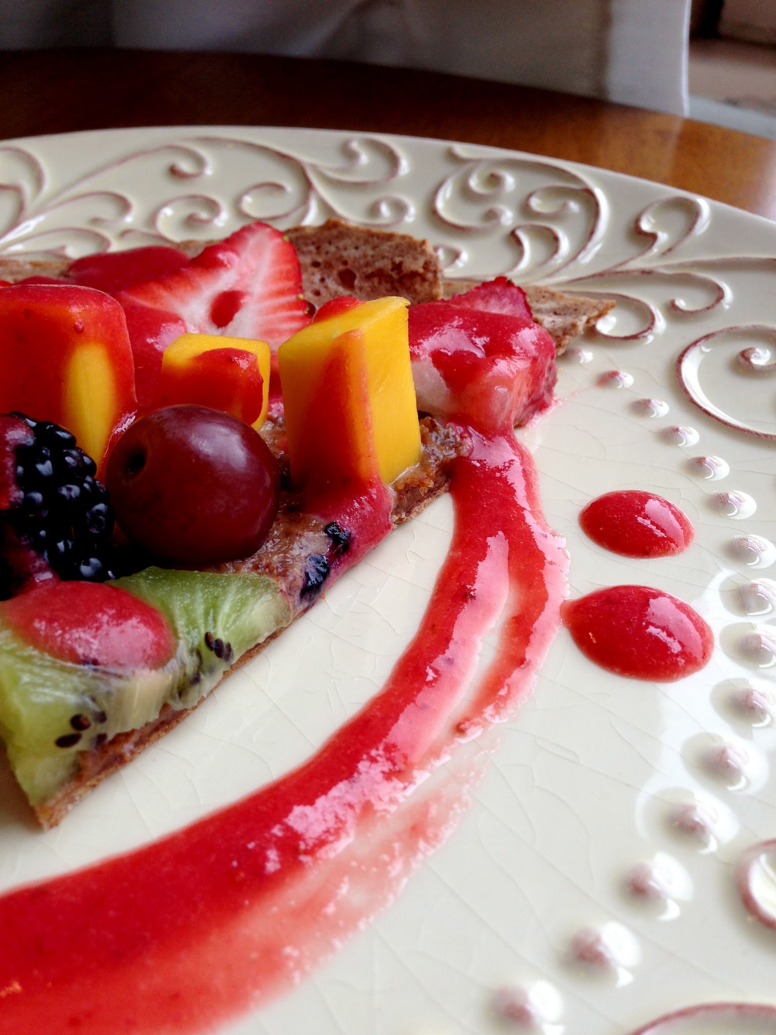 Dessert Fruit Pizza by BeautyBeyondBones #glutenfree #vegan #paleo #food #healthyfood #grainfree #edrecovery #vegetarian #sweets