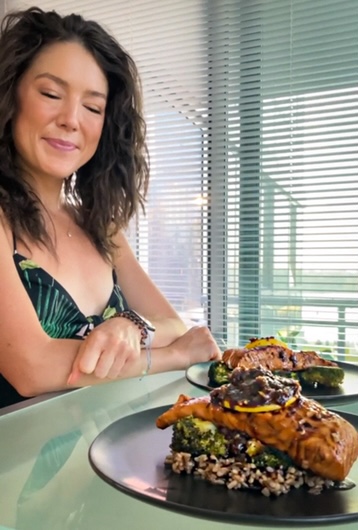 This is HANDS DOWN the absolute BEST #salmon I have ever made! My Teriyaki Marinated Salmon is bursting with flavor and so tender and juicy! Plus - it's #keto and #sugarfree and #glutenfree ! YUM! #food #specificcarbohydratediet #recipe #cooking #healthyfood #dinner