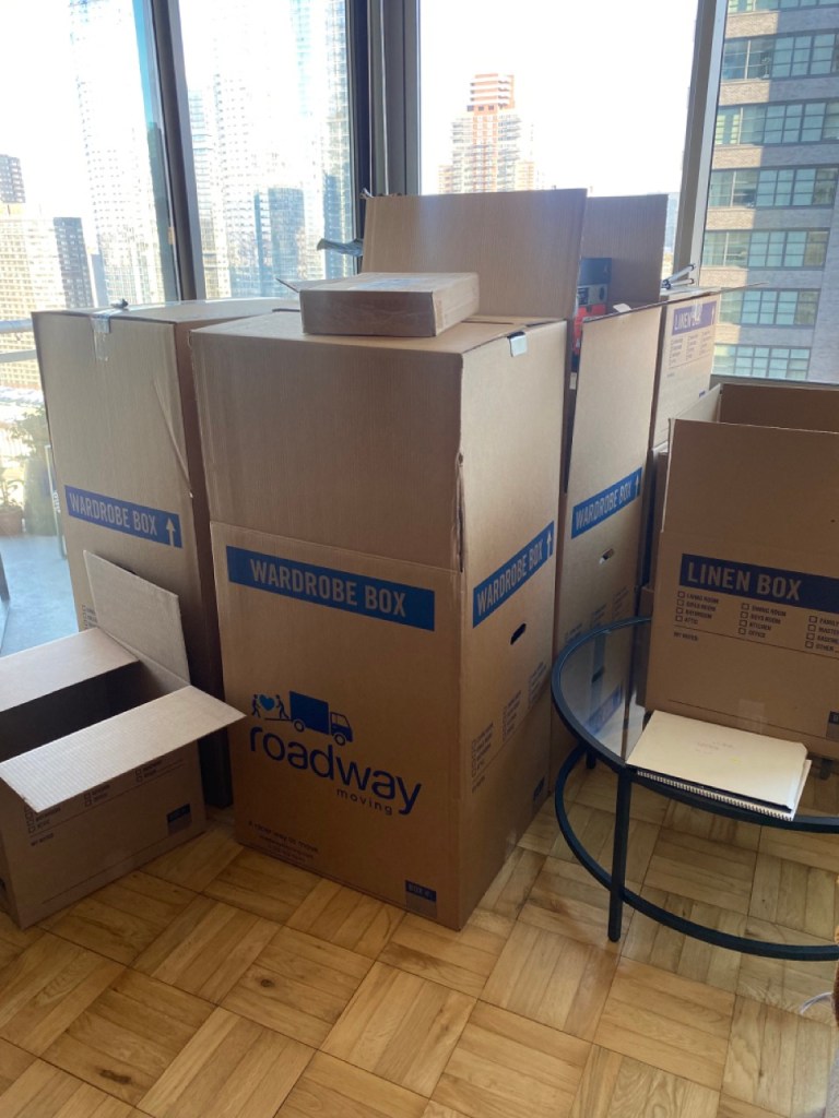 Ohio, here we come! We're heading to our ENGAGEMENT PARTY! Champagne will be popped, embarrassing stories will be told (by my brothers), and a fabulous time will be had! #ohio# engaged #bridetobe #travel #nyc #wedding #engagement #family #home #cheers