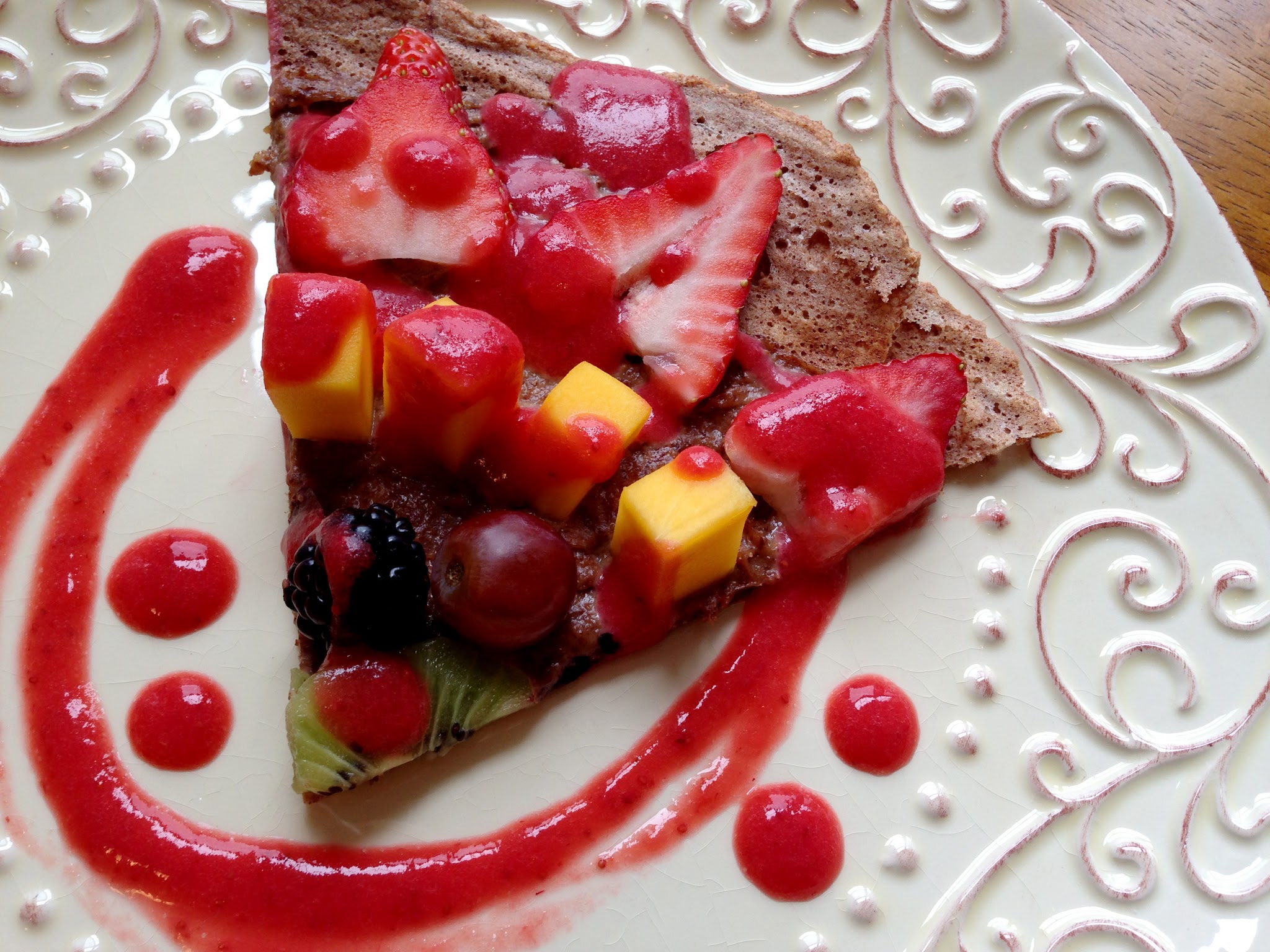 Dessert Fruit Pizza by BeautyBeyondBones #glutenfree #vegan #paleo #food #healthyfood #grainfree #edrecovery #vegetarian #sweets