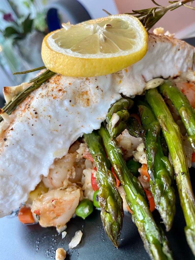 A healthy and delicious KETO dinner! Amazing fried rice made from CAULIFLOWER! It may be low carb, but this meal is high flavor! Bursting with meaty shrimp and juicy pineapple, this quick and easy meal will become a family favorite! #keto #food #paleo #glutenfree #grainfree #shrimp #edrecovery #friedrice #recipe #yum
