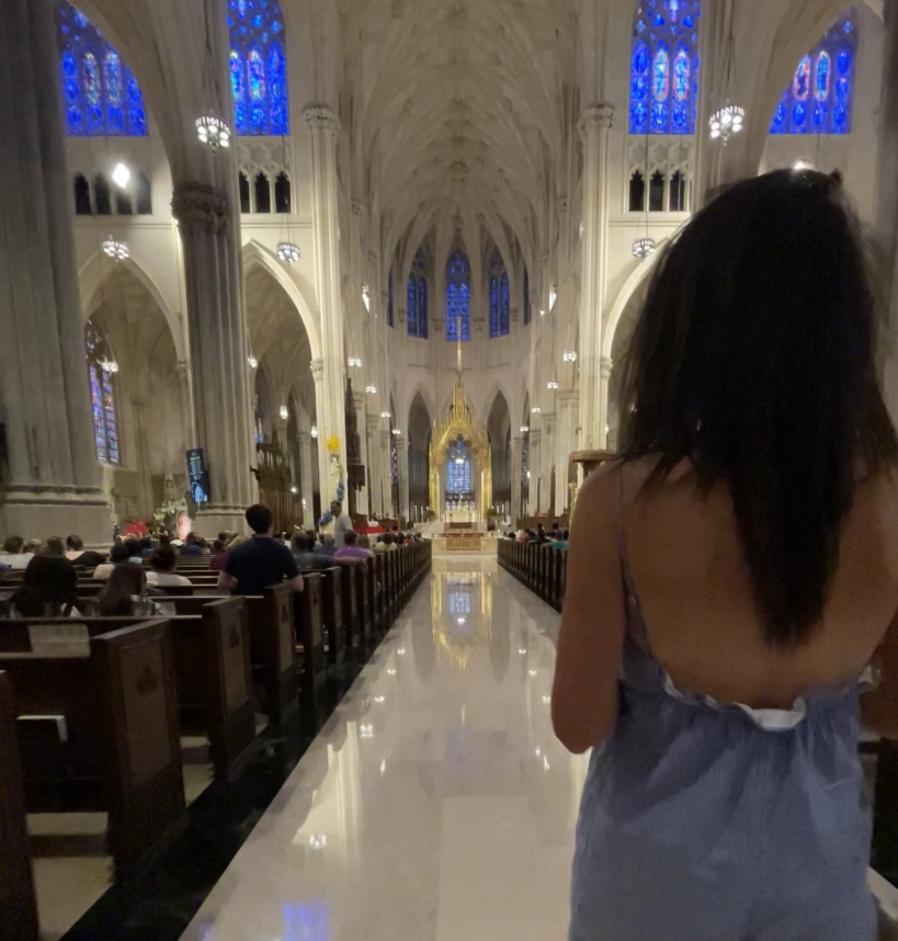 Since the overturning of #Roe, St. Patrick's Cathedral is guarded by police officers with rifles, and it's entirely blocked by police barricades, except for one guarded side door. Is Christianity's new phase from behind barricades? #catholic #prolife #god #jesus #roevwade #nyc #church #faith #life