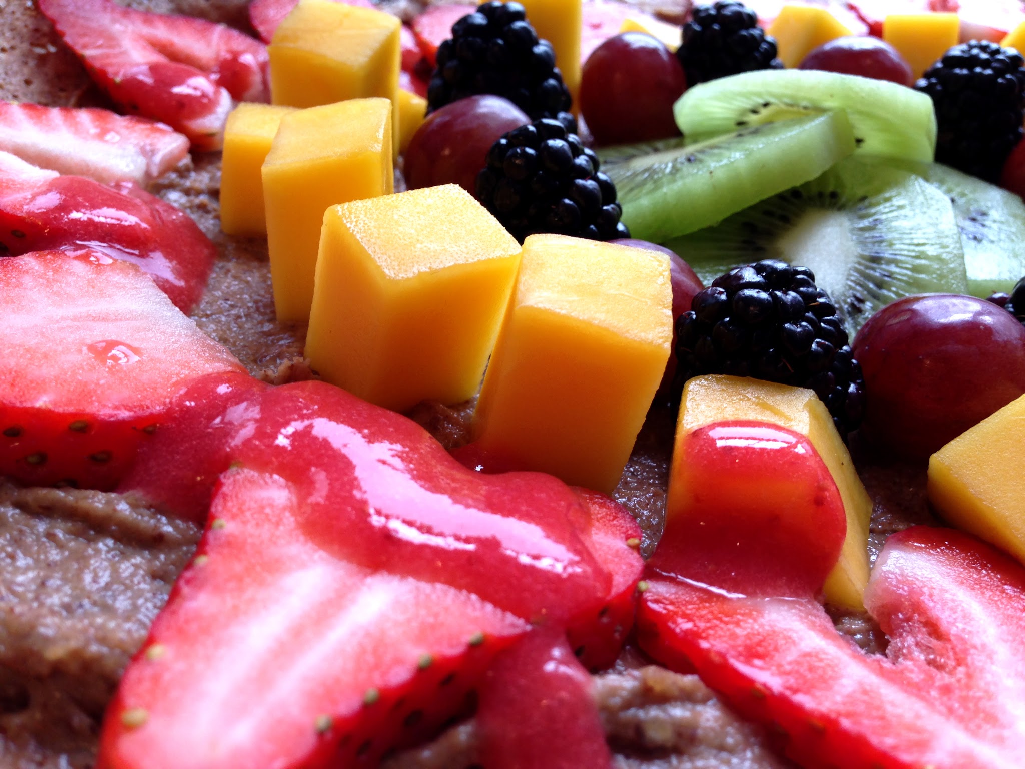 Dessert Fruit Pizza by BeautyBeyondBones #glutenfree #vegan #paleo #food #healthyfood #grainfree #edrecovery #vegetarian #sweets