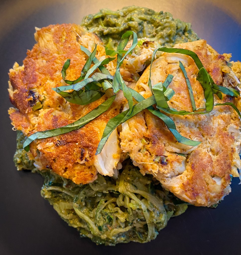 THE MOST AMAZING DINNER! Keto Crab Cakes! Made with almond flour and jumbo lump crab meat, these healthy and DELICIOUS crab cakes will become a new family favorite! #glutenfree #paleo #keto #lowcarb #crab #summer #food #recipe #healthyfood #cooking 