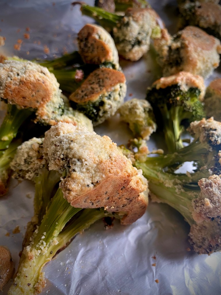 A delicious and #healthy #dinner of Halibut with a white wine and caper sauce, and KETO TEMPURA BROCCOLI! How is it #keto? It uses almond flour! #lowcarb #glutenfree #paleo #ulcerativecolitis #food #recipe #specificcarbohydratediet 