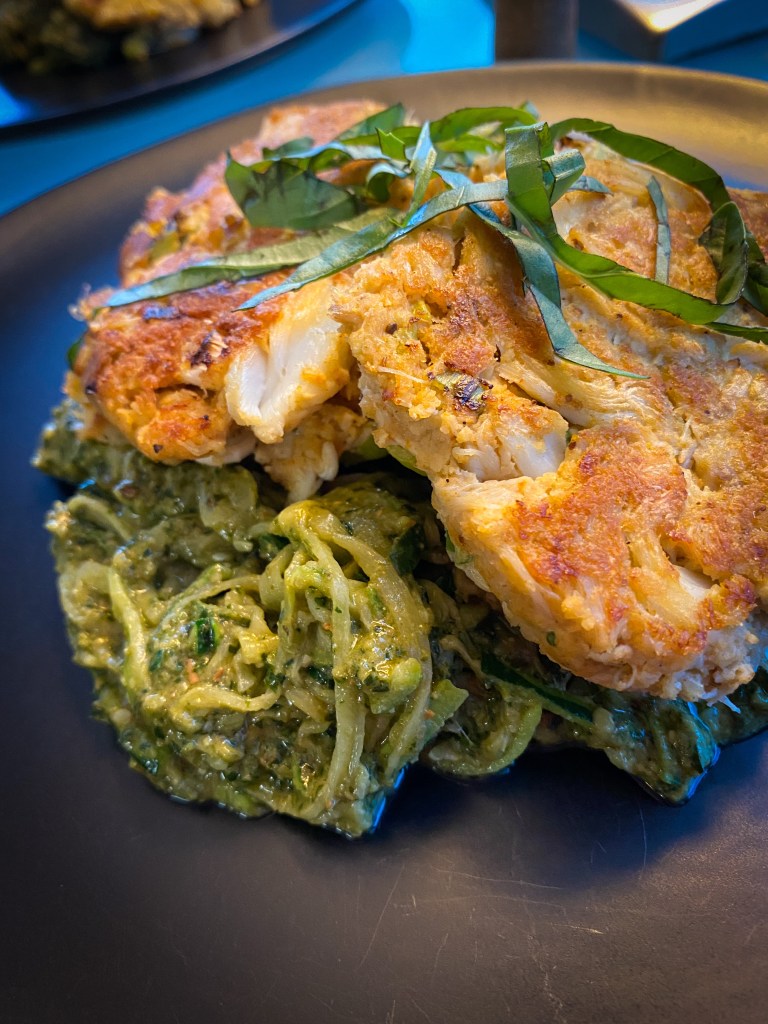 THE MOST AMAZING DINNER! Keto Crab Cakes! Made with almond flour and jumbo lump crab meat, these healthy and DELICIOUS crab cakes will become a new family favorite! #glutenfree #paleo #keto #lowcarb #crab #summer #food #recipe #healthyfood #cooking 