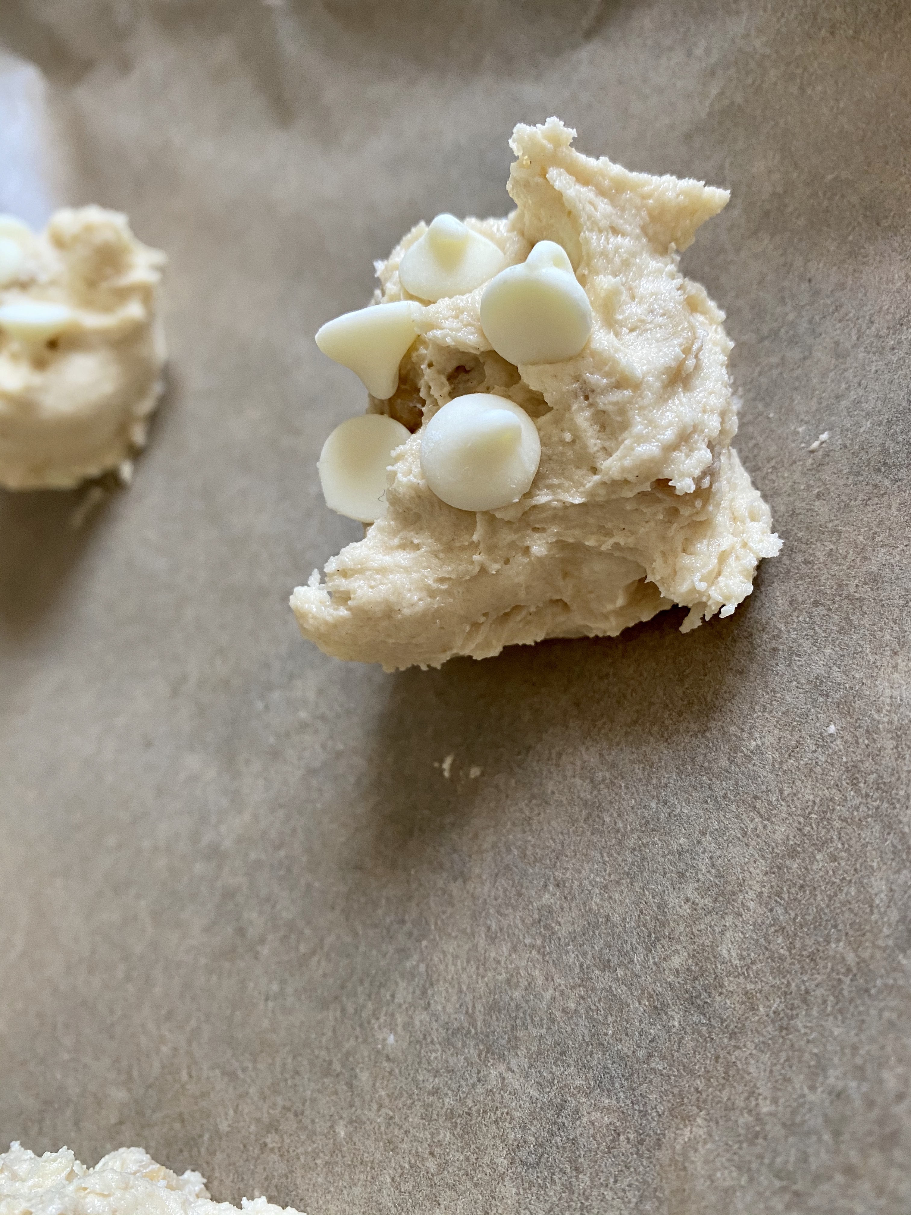 White Chocolate Macadamia Nut Cookies by BeautyBeyondBones! #dessert #baking #food #sweets #cookie #vegetarian #edrecovery 