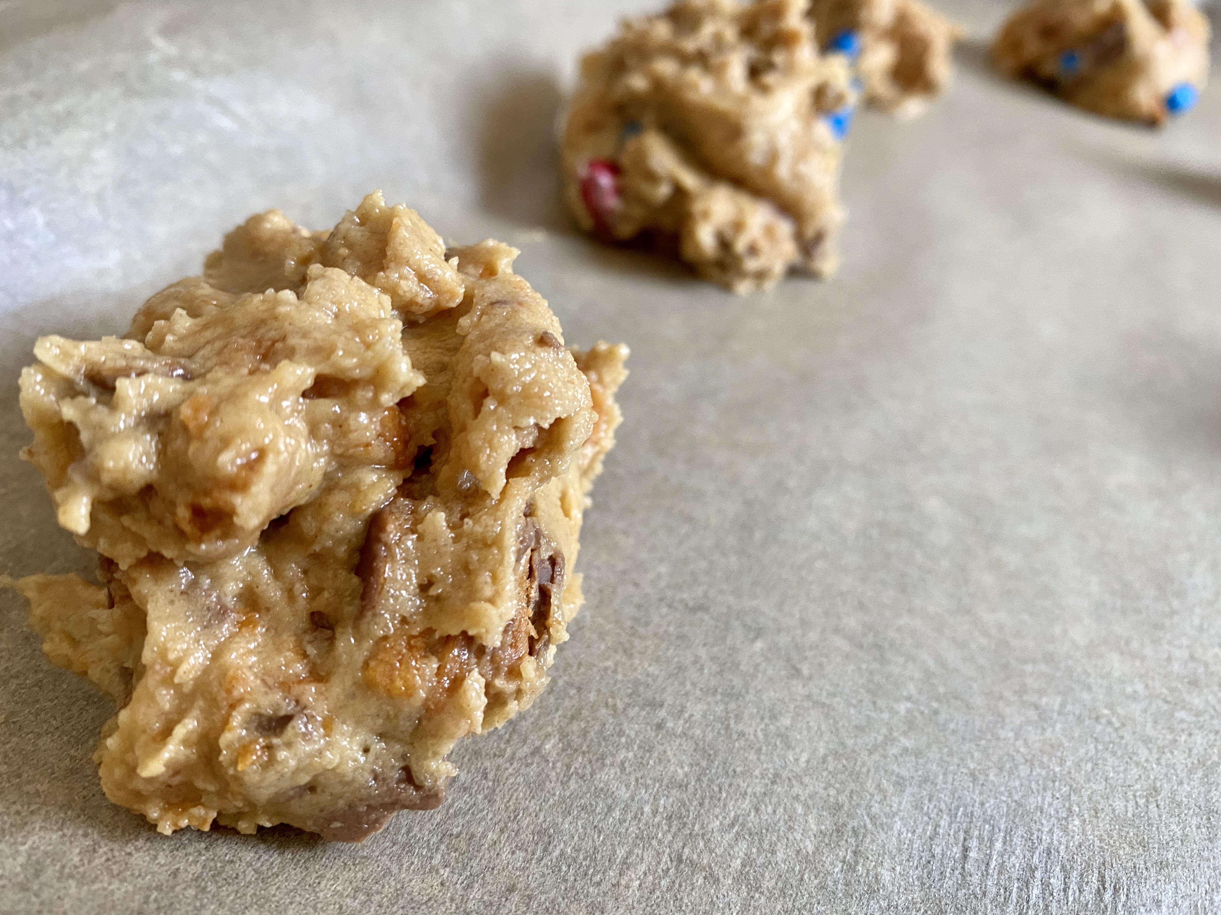 Butterfinger Cookies by BeautyBeyondBones #dessert #treats #yummy #butterfinger #chocolate #peanutbutter #cookies #food #edrecovery