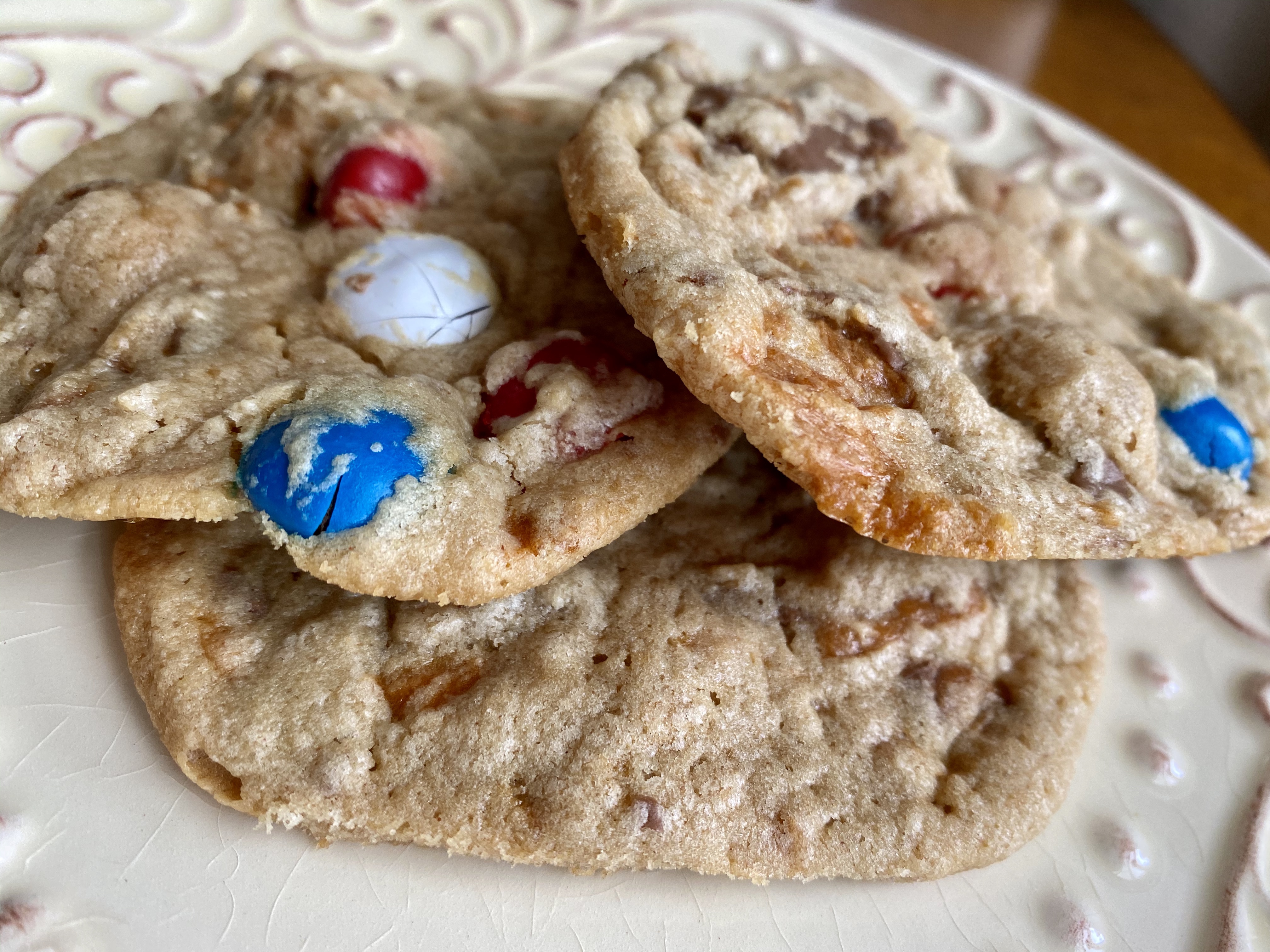 Butterfinger Cookies by BeautyBeyondBones #dessert #treats #yummy #butterfinger #chocolate #peanutbutter #cookies #food #edrecovery
