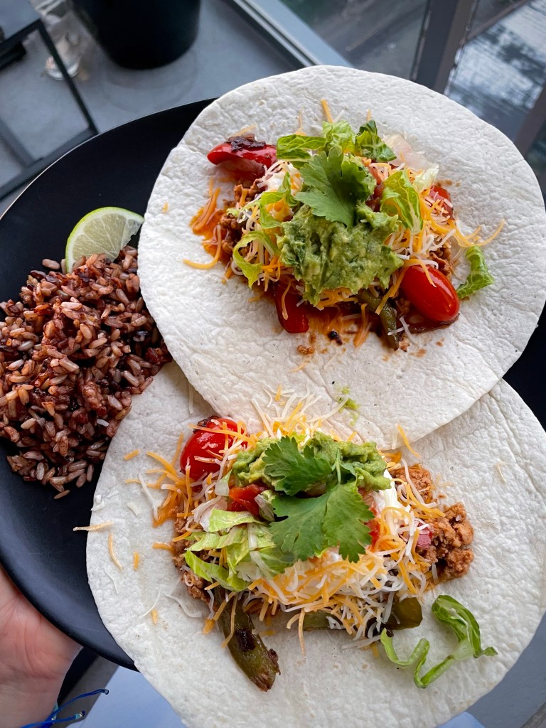 Taco night is the BEST night! And these Turkey tacos are going to blow you away! They’re healthy and bursting with flavor! Make the tonight for #TacoTuesday ! #tacos #food #healthyfood #glutenfree #dinner #recipe #cooking #mexicanfood #yum
