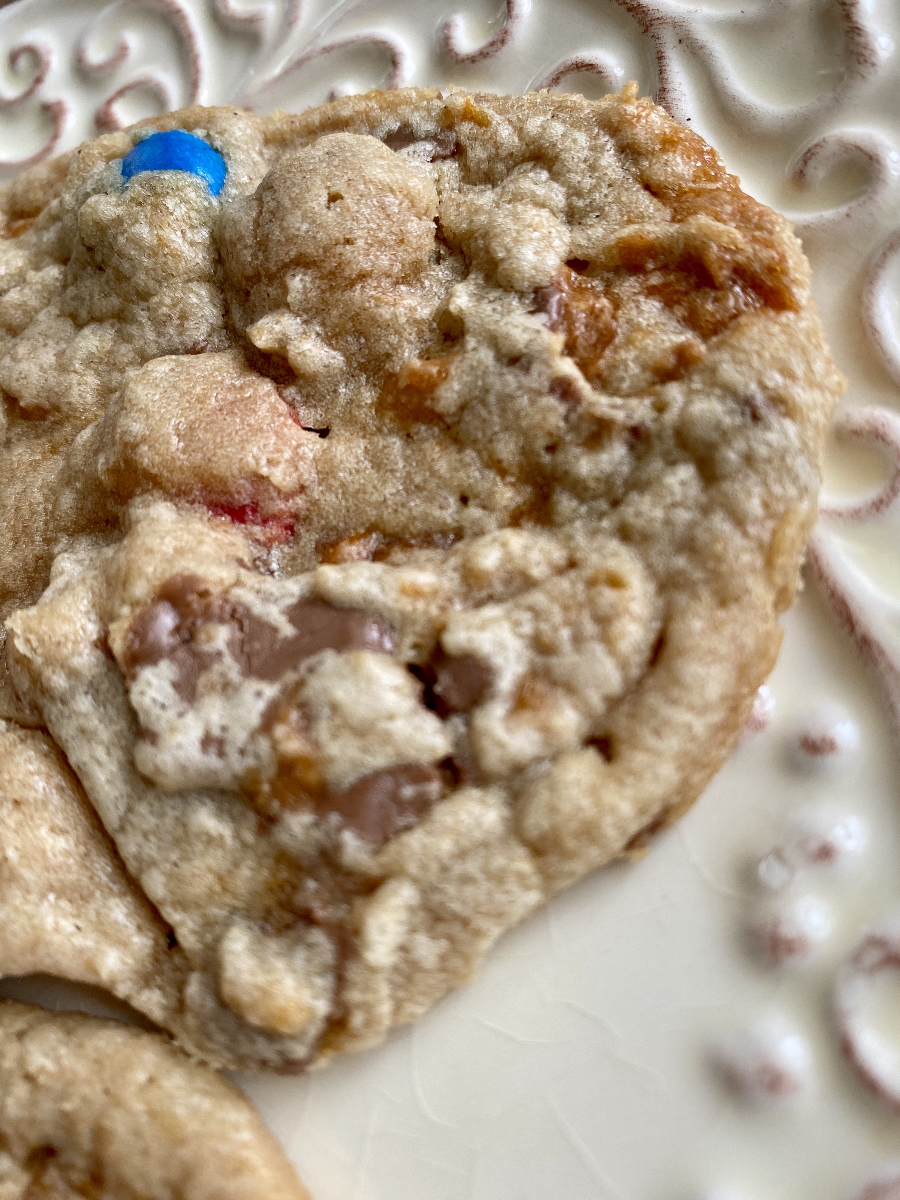 Butterfinger Cookies by BeautyBeyondBones #dessert #treats #yummy #butterfinger #chocolate #peanutbutter #cookies #food #edrecovery