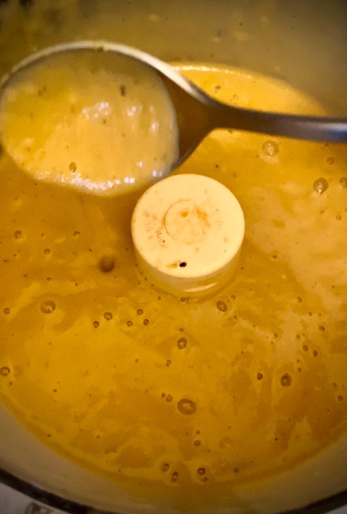 This White Bean Chicken Soup is a delicious -- and nutrient dense -- #soup! And you can whip it up in 30 minutes! It's the perfect gluten free and #keto meal for a lazy Saturday afternoon! #food #cooking #glutenfree #soup #recipe #paleo #lowcarb #healthyfood