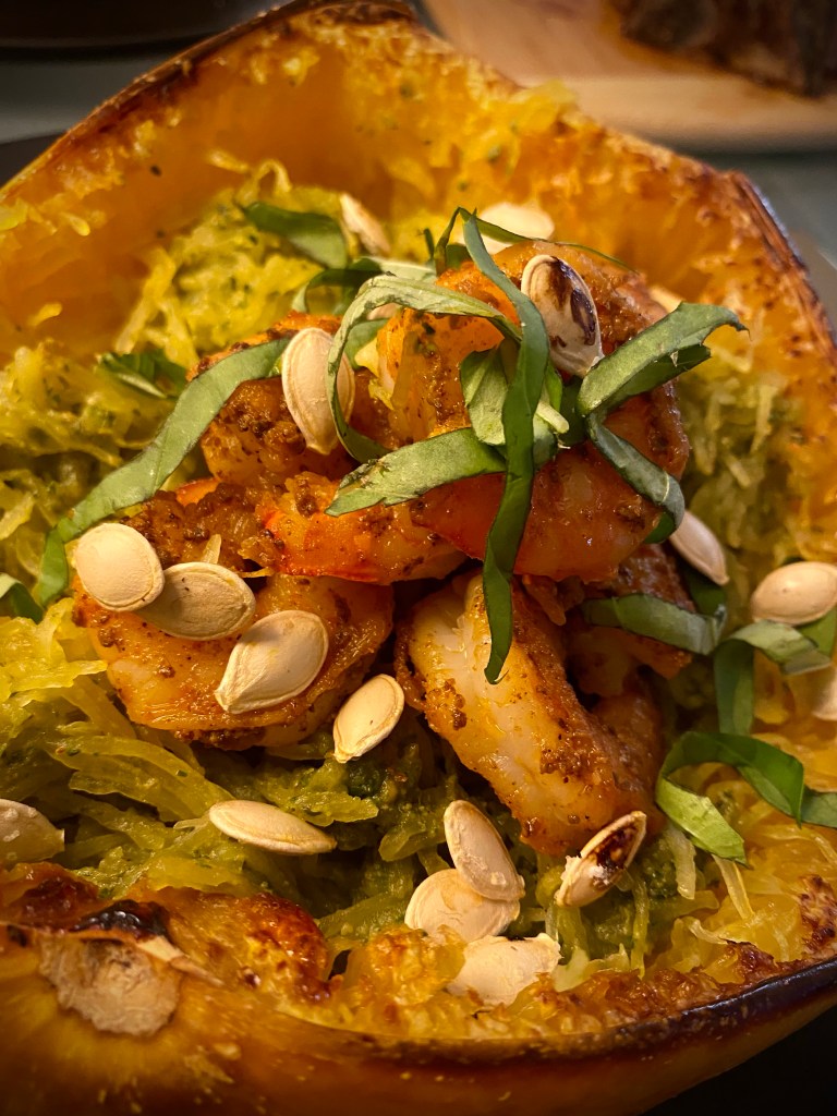 A LOW CARB *pasta dinner?!* How is that even possible!? My Spaghetti Squash boats are the most amazing #pasta alternative! Slurpy, carby and delicious - try this #keto Italian feast today! #lowcarb #glutenfree #paleo #specificcarbohydratediet #healthyfood #italian #food #recipe 