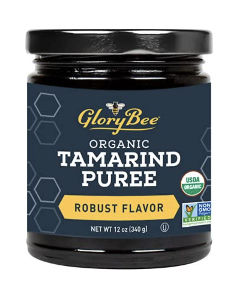 Filipino Sinigang! This healthy pork and vegetable sour soup is one of a kind, and super delicious! This traditional dish from the Philippines will be your new favorite! #food #sinigang #filipino #philippines #cooking #glutenfree #paleo #keto #soup #recipe 