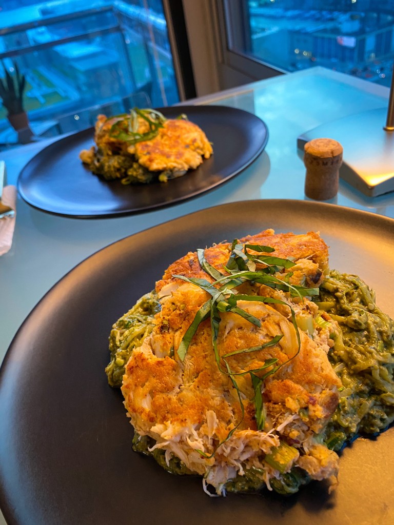 THE MOST AMAZING DINNER! Keto Crab Cakes! Made with almond flour and jumbo lump crab meat, these healthy and DELICIOUS crab cakes will become a new family favorite! #glutenfree #paleo #keto #lowcarb #crab #summer #food #recipe #healthyfood #cooking 