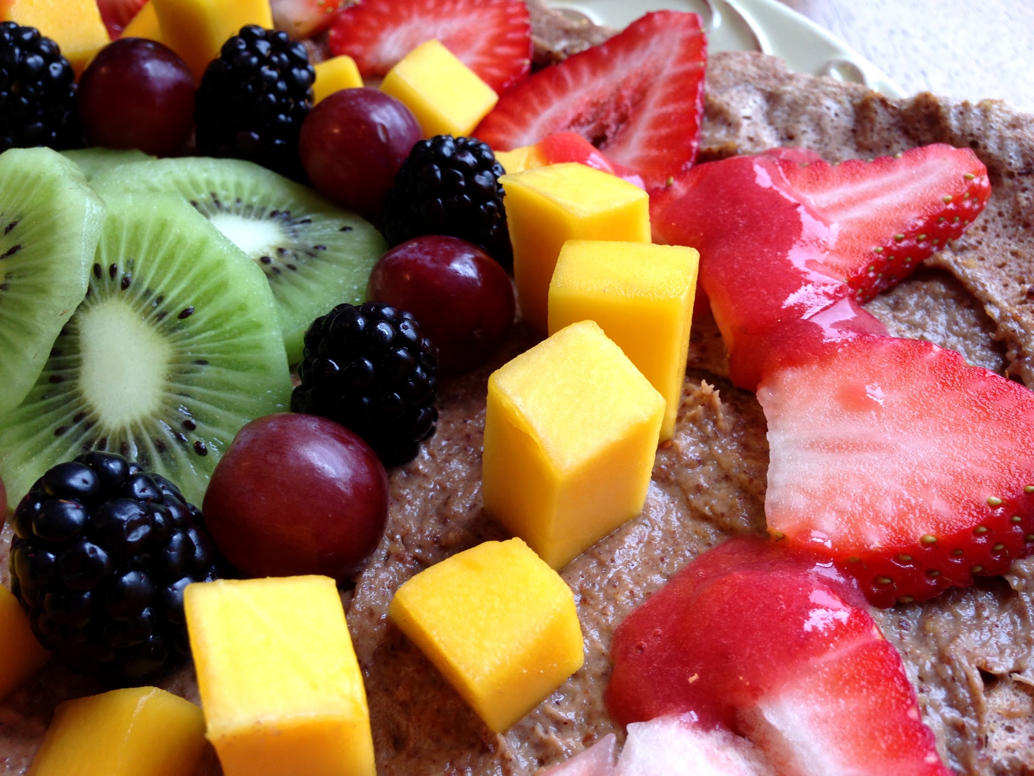Dessert Fruit Pizza by BeautyBeyondBones #glutenfree #vegan #paleo #food #healthyfood #grainfree #edrecovery #vegetarian #sweets
