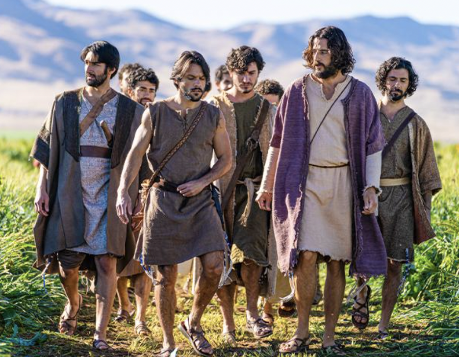 The Chosen on Netflix is absolutely phenomenal. It's bringing Jesus into people's living rooms, and making the Bible come alive. If you haven't started watching...this is your personal invitation! #thechosen #catholic #christianity #jesus #god #bible #healing #edrecovery #netflix #tv