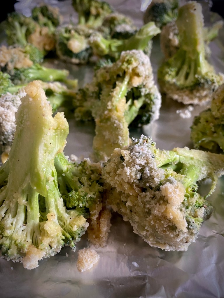 A delicious and #healthy #dinner of Halibut with a white wine and caper sauce, and KETO TEMPURA BROCCOLI! How is it #keto? It uses almond flour! #lowcarb #glutenfree #paleo #ulcerativecolitis #food #recipe #specificcarbohydratediet 