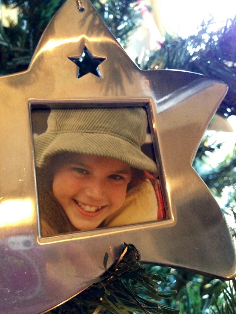 The Ultimate Christmas Gift Guide! Ideas for him, for her, for parents, siblings, even your gamer nephew! It’s the most wonderful time of the year! #christmas #holidays #giftguide #family #parenting #giving #gifts #fall #tech #cooking 