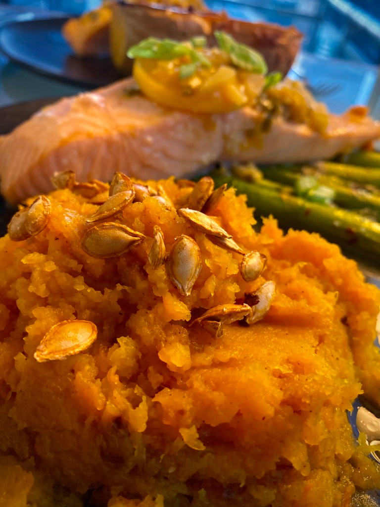Sweet and savory, my Cinnamon Butternut Squash Mash is absolutely divine! It tastes like #pumpkin pie! And you won’t believe it’s #healthy! It’s the perfect #Thanksgiving side dish — or weeknight treat! #thanksgivingrecipes #glutenfree #lowcarb #healthyfood #food #specificcarbohydratediet #vegan #dinner