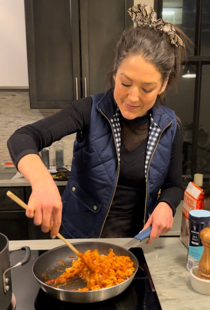 This easy cooking hack takes your jarred pasta sauce and makes it taste HOMEMADE! Plus, I bet you have all the ingredients already! #cooking #food #pasta #hack #recipe #glutenfree #lowcarb #healthy #healthyfood #yum