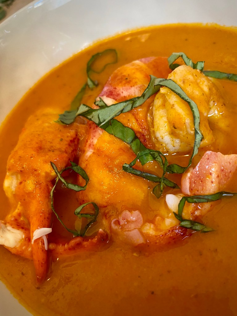 THE MOST OUTRAGEOUSLY DELICIOUS DINNER! Shrimp and Lobster Bisque! This is seriously the best thing I've ever made. #keto #glutenfree #dairyfree #specificcarbohydratediet #healthyfood #soup #paleo #lobster #food #recipe 