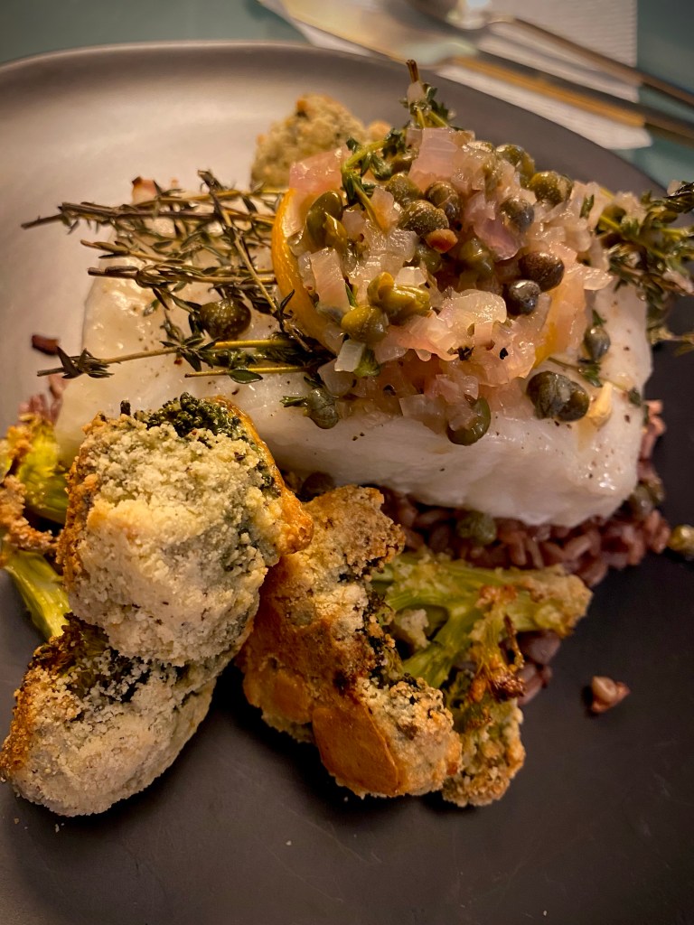 A delicious and #healthy #dinner of Halibut with a white wine and caper sauce, and KETO TEMPURA BROCCOLI! How is it #keto? It uses almond flour! #lowcarb #glutenfree #paleo #ulcerativecolitis #food #recipe #specificcarbohydratediet 