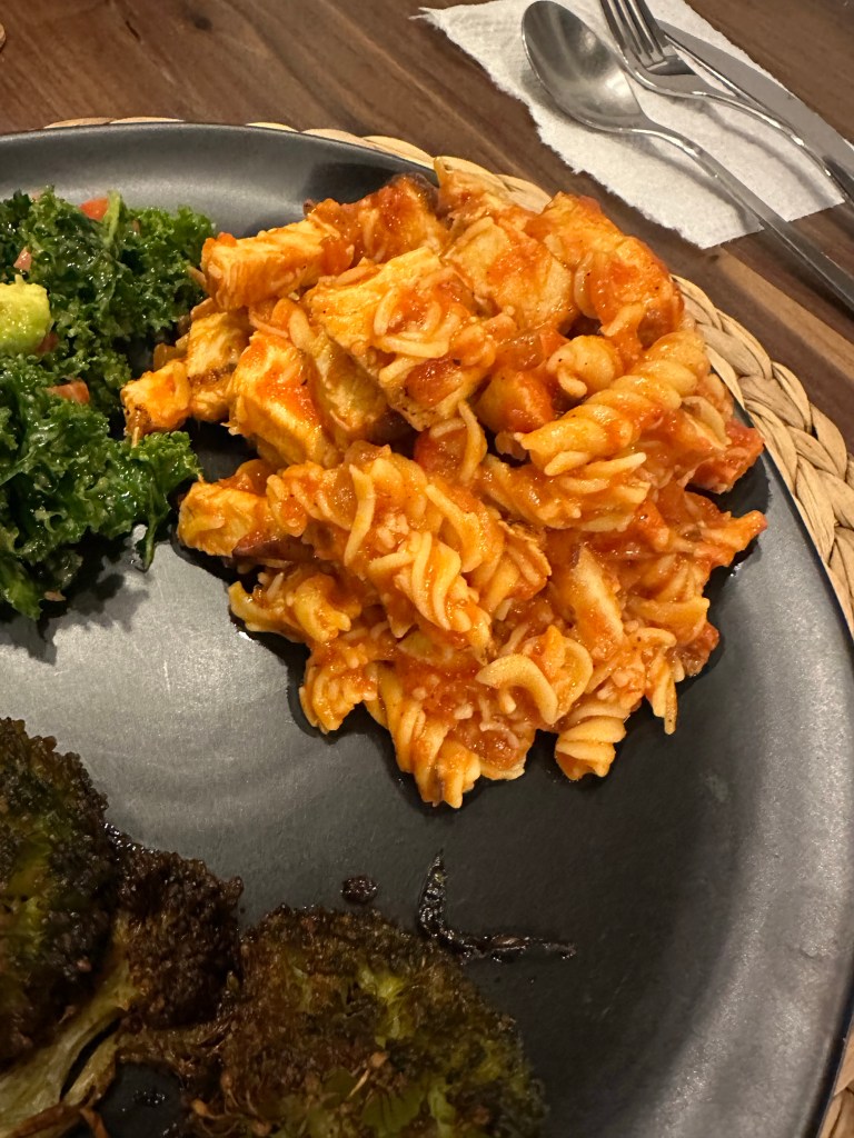 This easy cooking hack takes your jarred pasta sauce and makes it taste HOMEMADE! Plus, I bet you have all the ingredients already! #cooking #food #pasta #hack #recipe #glutenfree #lowcarb #healthy #healthyfood #yum