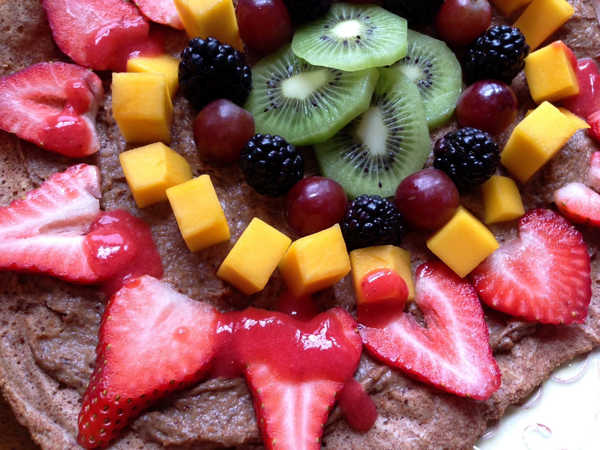 Dessert Fruit Pizza by BeautyBeyondBones #glutenfree #vegan #paleo #food #healthyfood #grainfree #edrecovery #vegetarian #sweets
