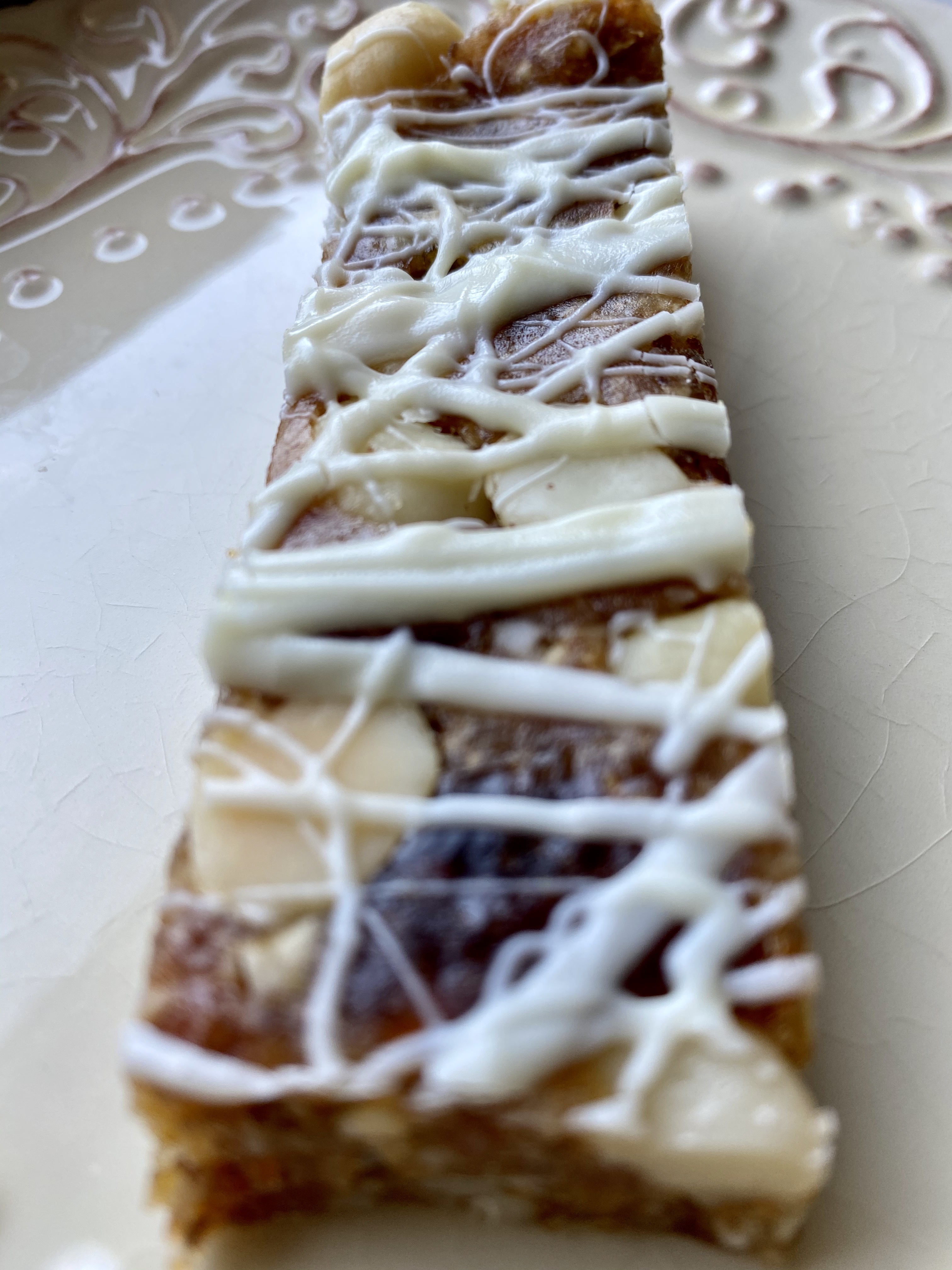 Tropical Breakfast Bar by BeautyBeyondBones #food #glutenfree #grainfree #vegan #paleo #specificcarbohydratediet #edrecovery #breakfast #brunch #healthyfood #yum