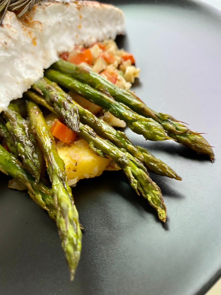 A healthy and delicious KETO dinner! Amazing fried rice made from CAULIFLOWER! It may be low carb, but this meal is high flavor! Bursting with meaty shrimp and juicy pineapple, this quick and easy meal will become a family favorite! #keto #food #paleo #glutenfree #grainfree #shrimp #edrecovery #friedrice #recipe #yum